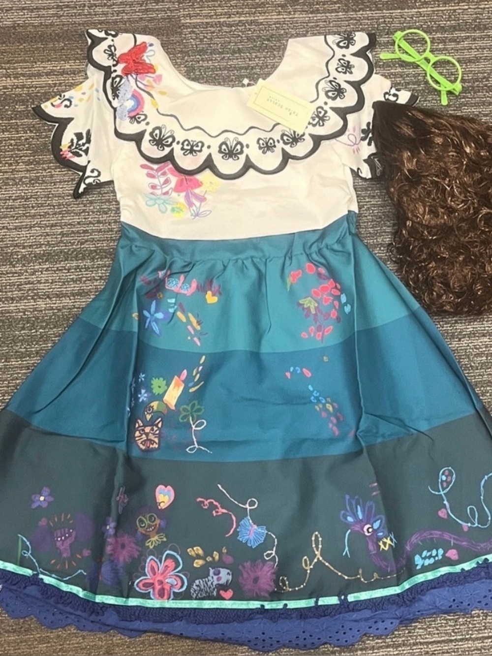 Disney Encanto Mirabel Costume Dress by Trish Scully W/ Wig & glasses Sz 10